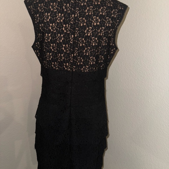 DRESS BARN COLLECTION PETITE Black Sleeveless Layered Lace Dress Size 10P - Picture 2 of 5